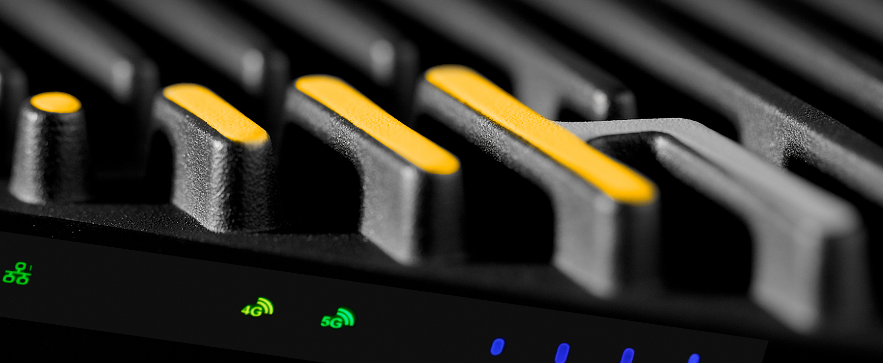 Cradlepoint Sets 5G Bar Again With New R1900 Ruggedized Router for Vehicles With Advanced IoT Connectivity and Edge Computing