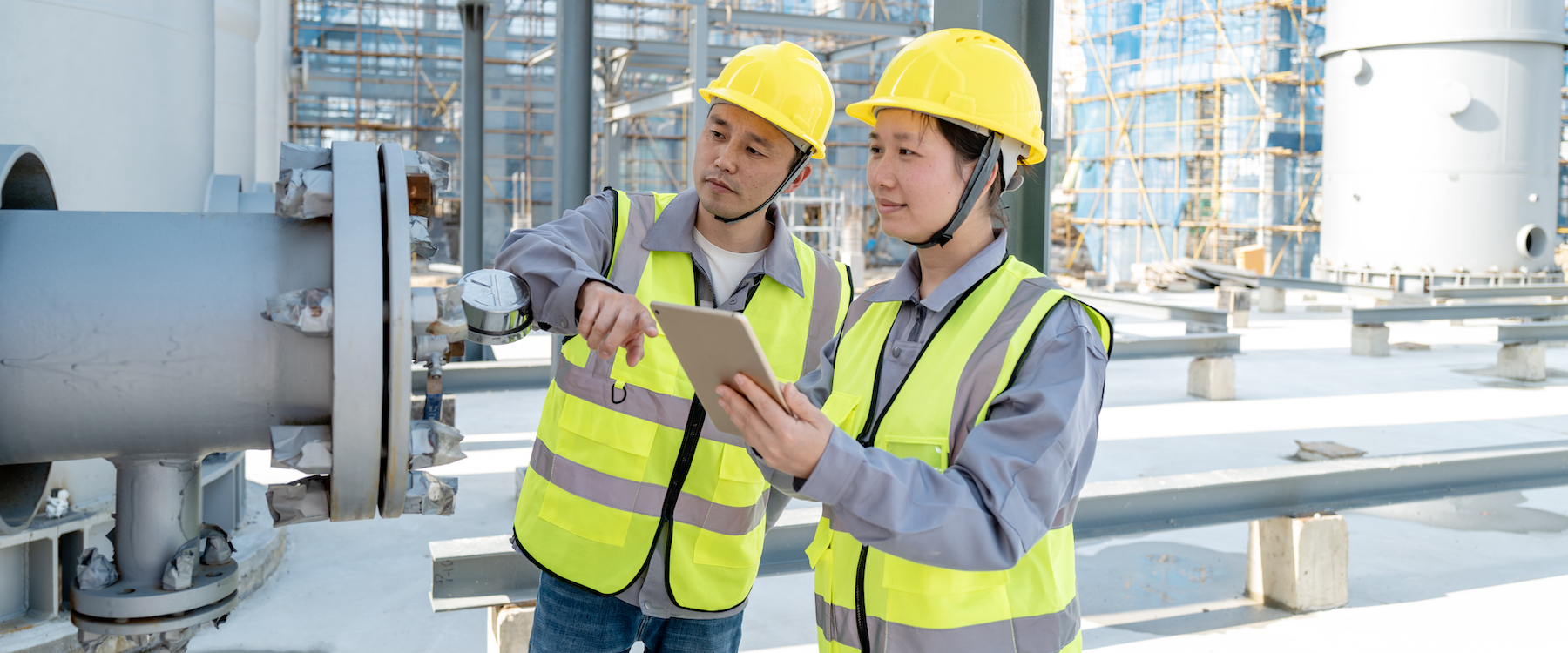 Wired vs. 5G Connectivity for Smart City IoT